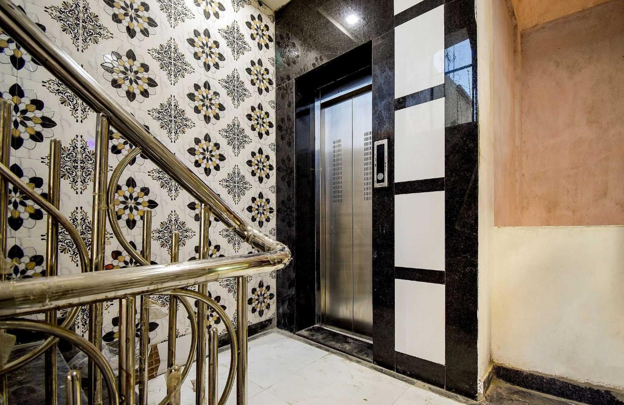Oyo Flagship Mariyam Service Apartments Nagpur Buitenkant foto